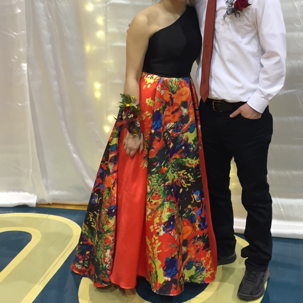 Beautiful prom dress!